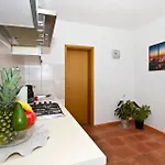 5 Bedroom Lovely In