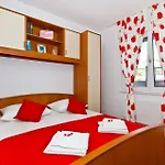 Semesterbostad 5 Bedroom Lovely In *