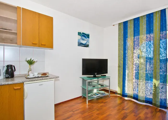 5 Bedroom Lovely In