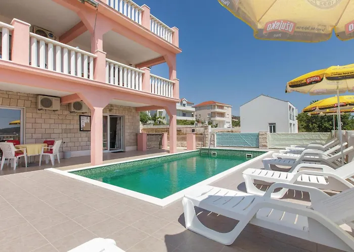 5 Bedroom Lovely In *
