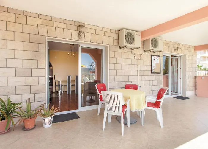 5 Bedroom Lovely In *
