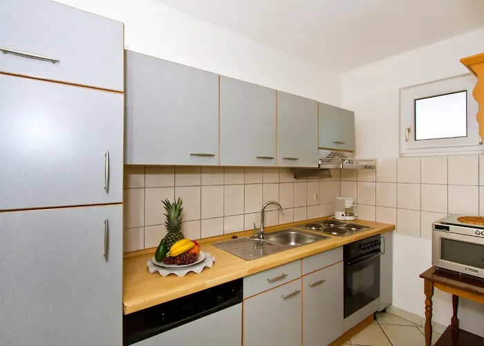 5 Bedroom Lovely In * Трогір