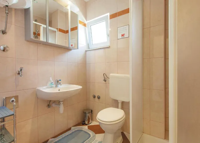 5 Bedroom Lovely In Будинок відпочинку Трогір