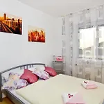 5 Bedroom Lovely In * 트로기르