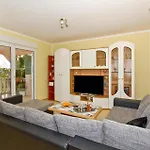 5 Bedroom Lovely In 트로기르