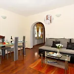 5 Bedroom Lovely In * 트로기르